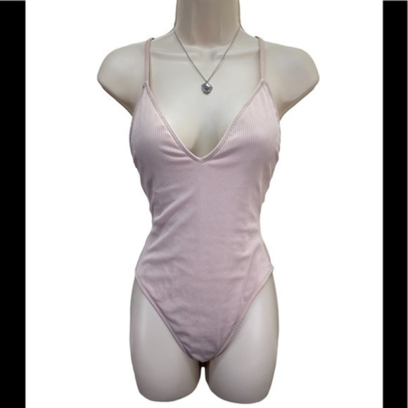 Swimsuit one piece - Picture 1 of 4